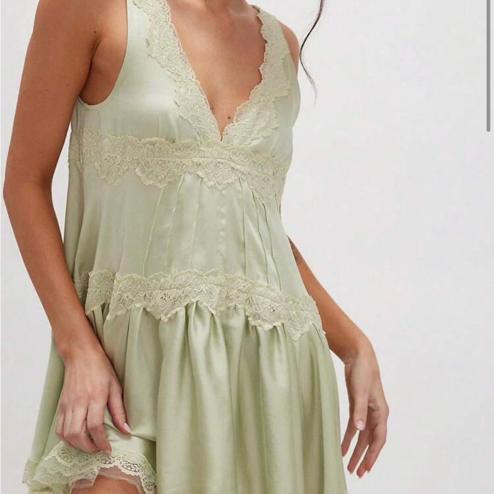 Lace-Trim Satin dress in Sage Green in M & White in S